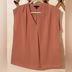 NWOT Banana Repulic Blouse Sleeveless Mauve V Neck Womens Small
